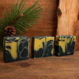 Seife Zirbe und Zeder mit Aktivkohle